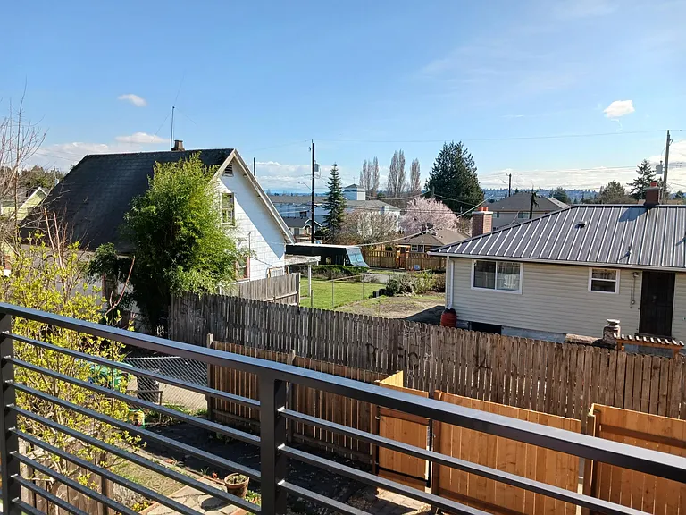 4253 S Spencer St — Photo 2