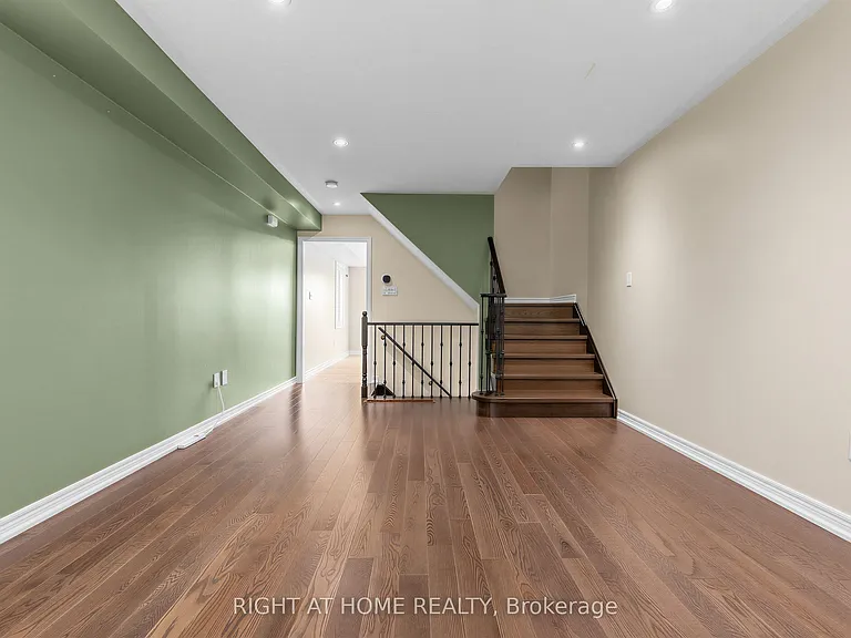 2628 Bur Oak Ave — Photo 31