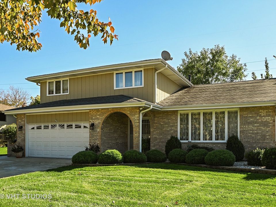 1st image of 13323 W Oakwood Dr