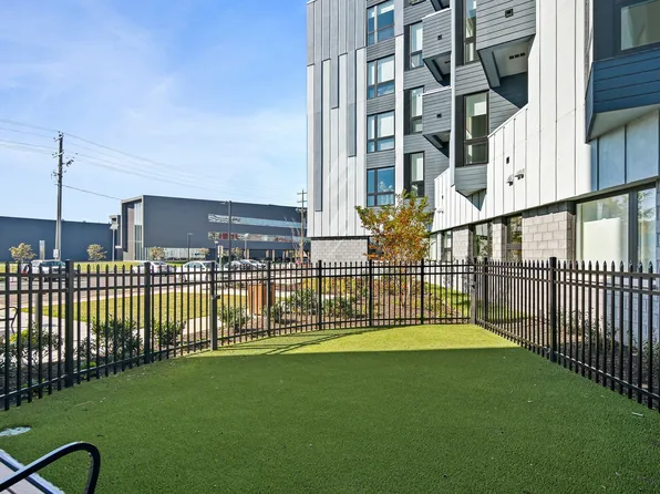 River House Apartments