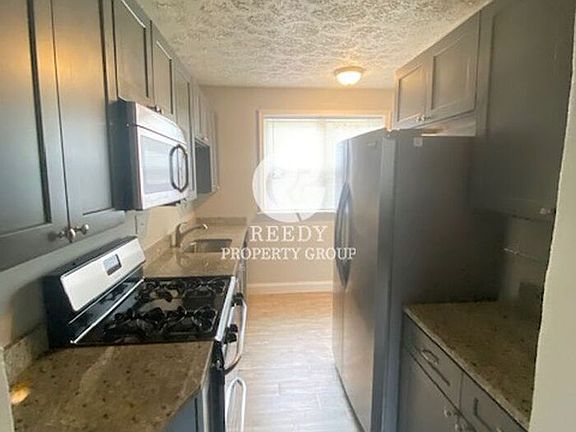 3rd image of 400 Summit Dr #8-D