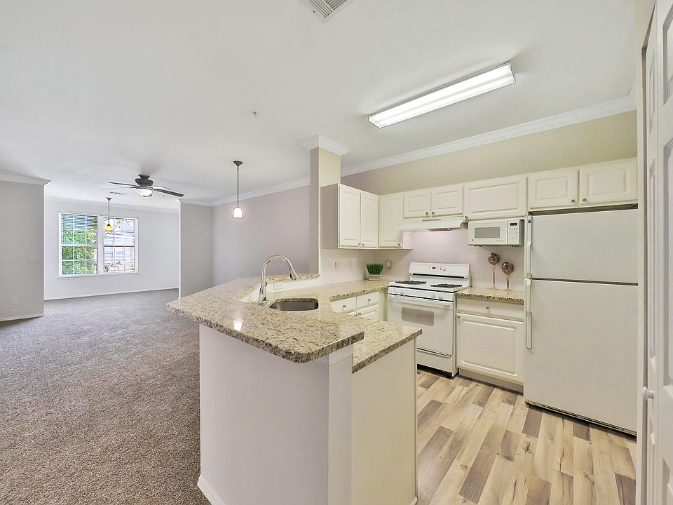1st image of 13810 SUTTON PARK Drive #425