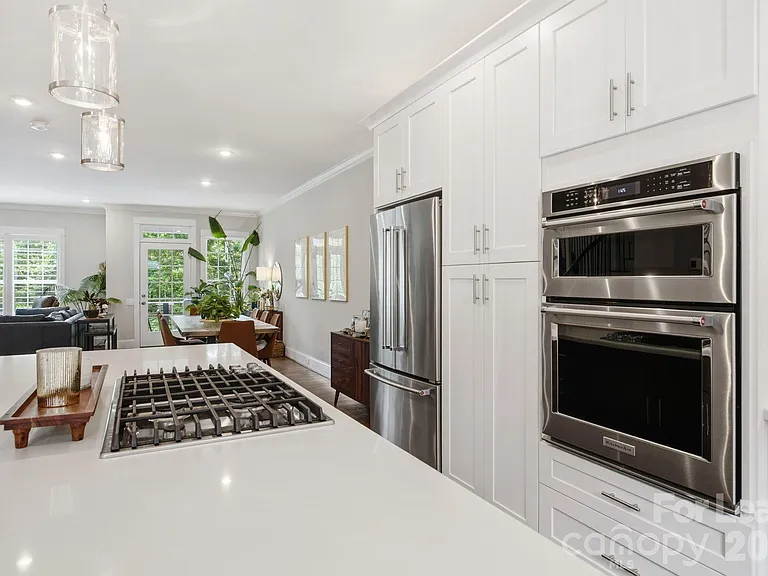 519 Griffith Village Ln — Photo 12