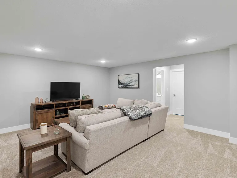 16637 Wilden Dr — Photo 33
