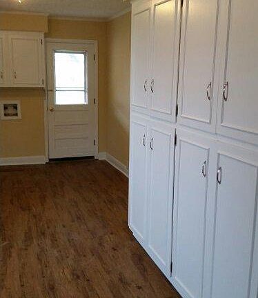 5th image of 317 Churchill St