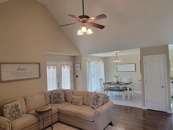 4th image of 1905 Woodville Ln