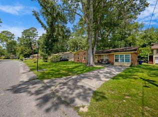 112 E Walnut Cir, Summerville, SC 29485