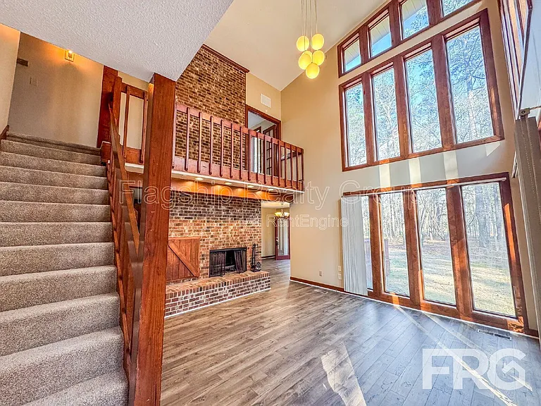 1228 Forest Acres Dr — Photo 5