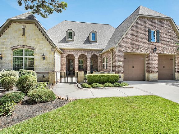 2nd image of 107 Sanibel Crest Pl