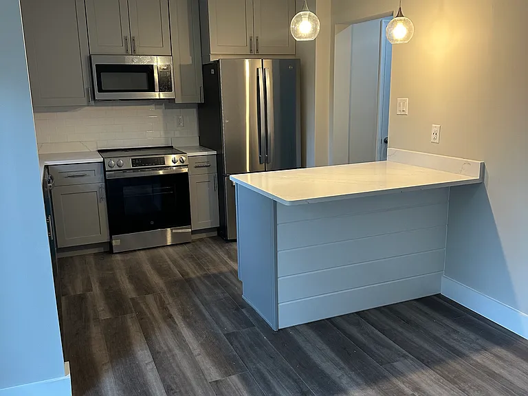 2203 Prince Of Wales Ct — Photo 2
