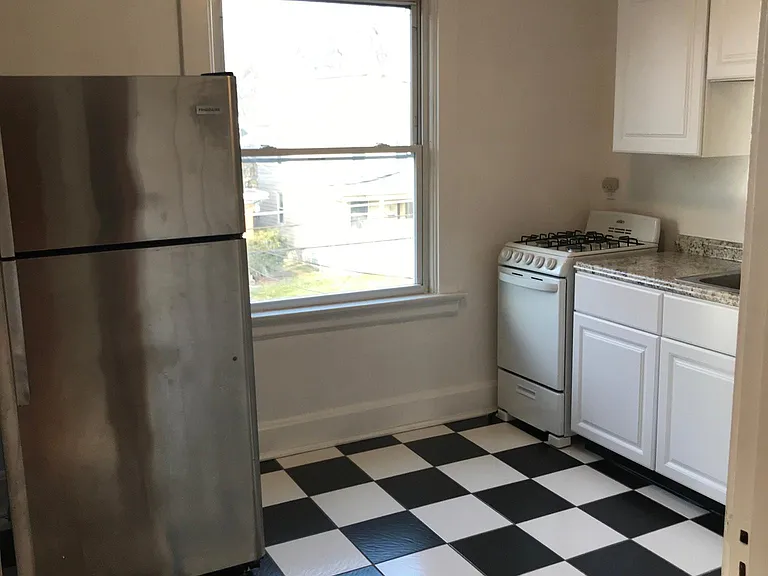 2366 Fairview Ave — Photo 20