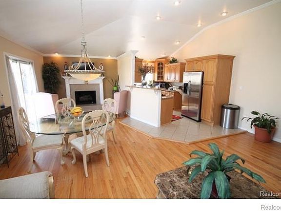 2nd image of 13817 Arnold Dr