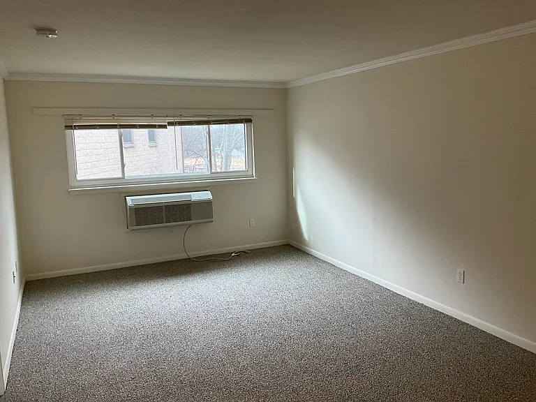 156 W Cedar St #35 — Photo 2
