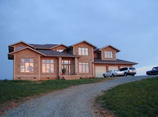 6811 Thunder Mountain Rd, Efland, NC 27243