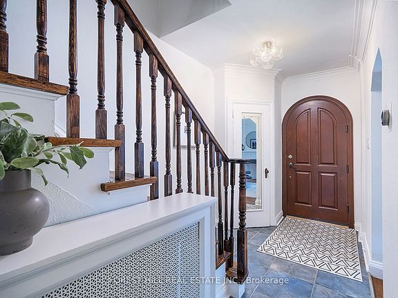 2nd image of 17 Fairleigh Cres