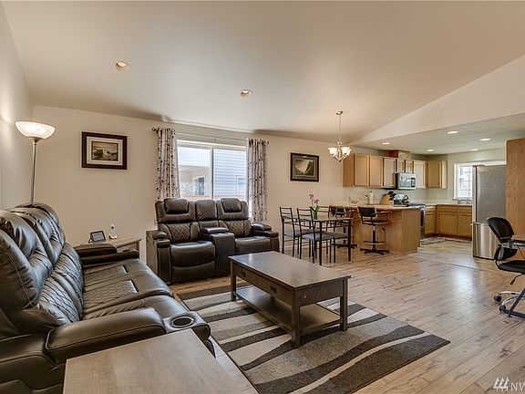 New flooring throughout!