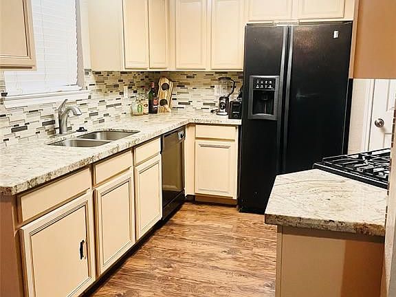 4th image of 11914 Oakner Dr