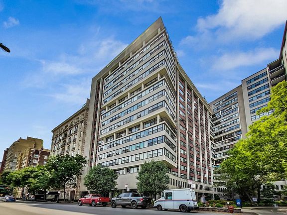 2nd image of 3410 N Lake Shore Dr APT 6D