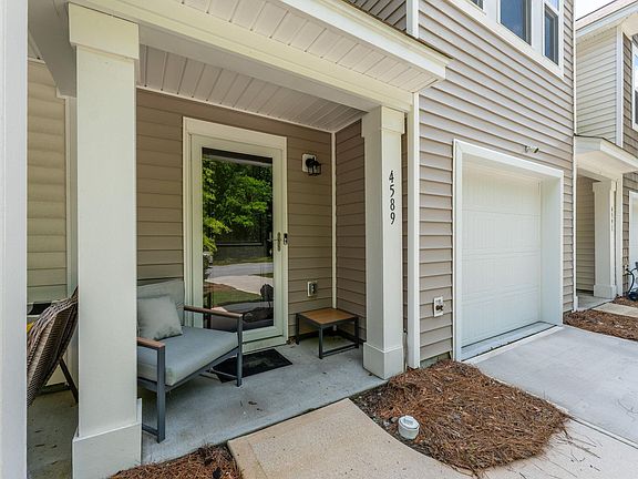 2nd image of 4589 Palm View Cir