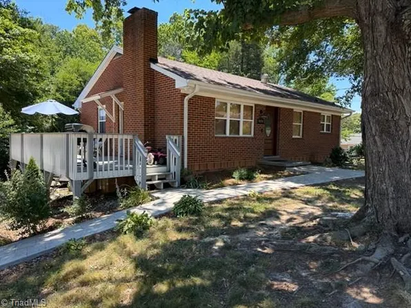 808 Donnell St, Kernersville, NC 27284