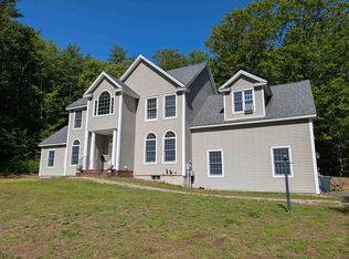 8 STONE FARM Road, Barrington, NH 03825-0000