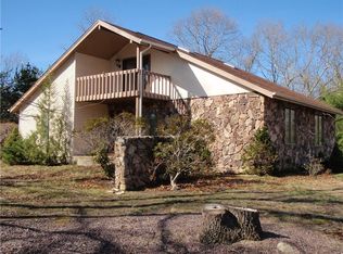 2 Doric Ct, Coventry, RI 02816