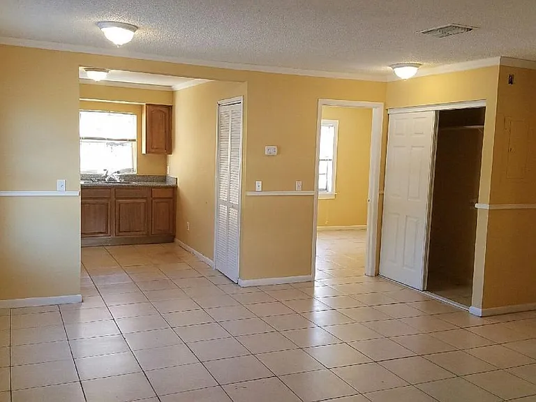 2324 W Grace St — Photo 14