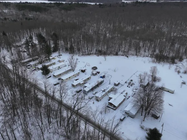 42 Island Rd, Phoenix, NY 13135