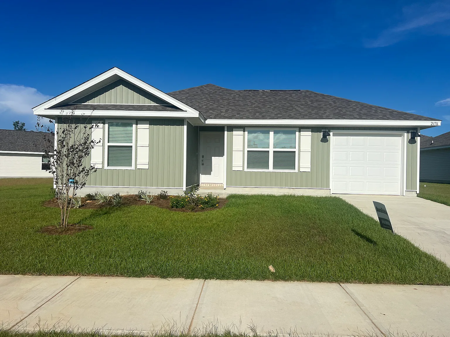 4 bed, 1417 sqft, $2,300 — Photo 1