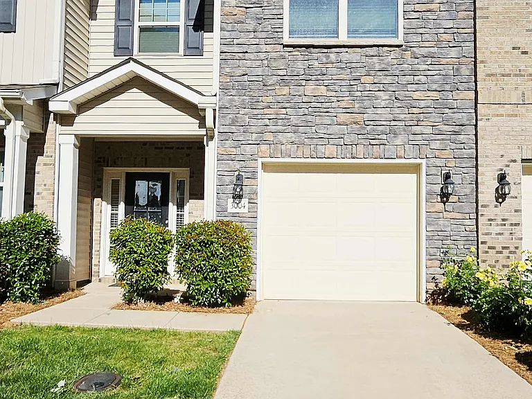 3004 Dressage Dr — Photo 1