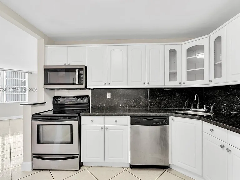 2750 NE 183rd St #806 — Photo 3