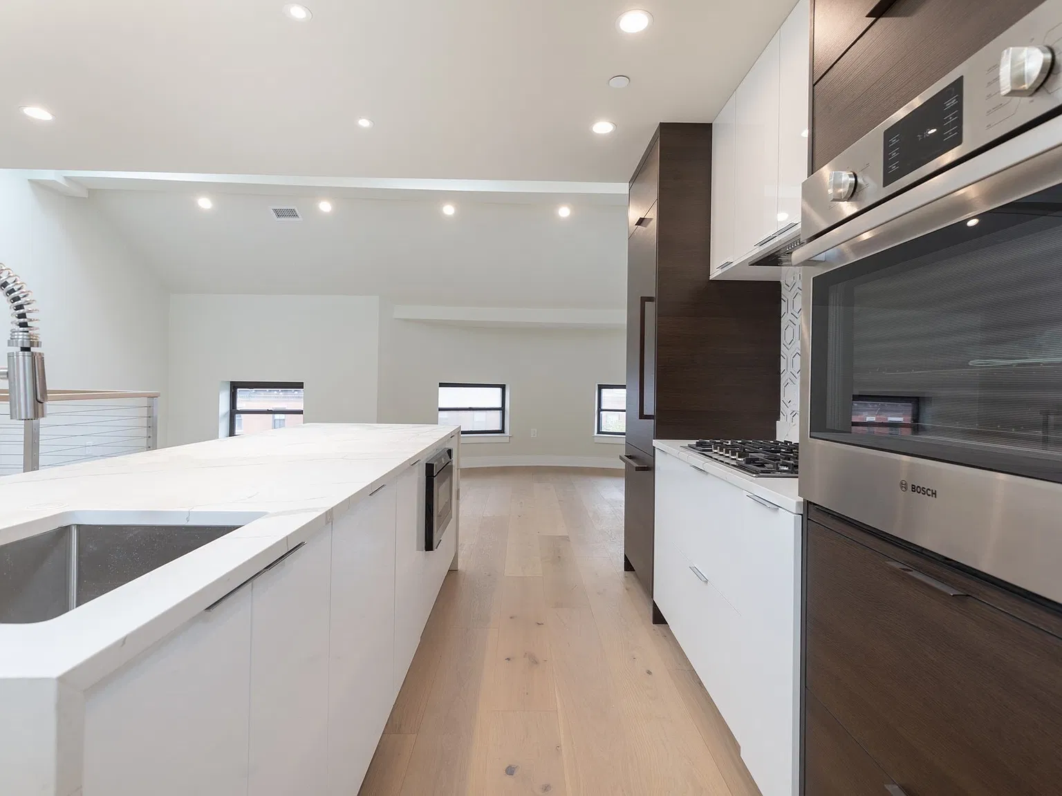 3 bed, 2.5 bath, 2230 sqft, $6,300 — Photo 4