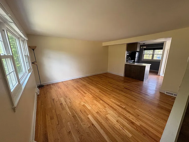 19 Hemlock Cir — Photo 3