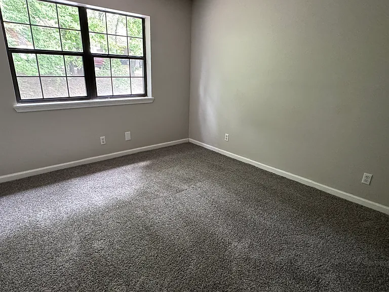 605 W Park St #D — Photo 5