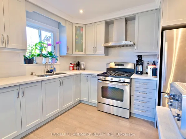 109 Tangmere Cres, Markham, ON L3R 6Y3