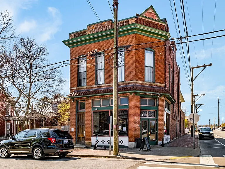 415 Van Buren St — Photo 38