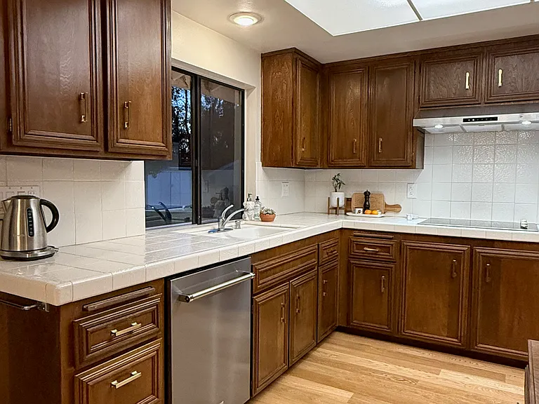 446 Stanford Dr — Photo 13
