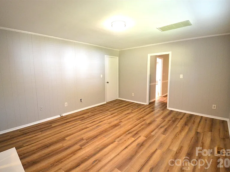 1422 Thermal Rd — Photo 10