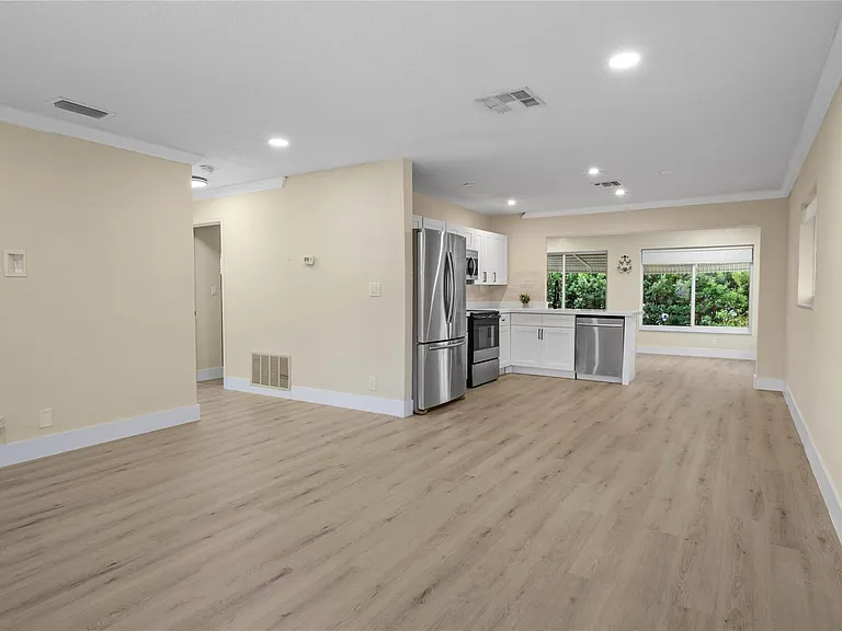 4514 NW 49th Dr — Photo 10