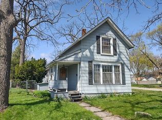 402 Orchard St, Elgin, IL 60123