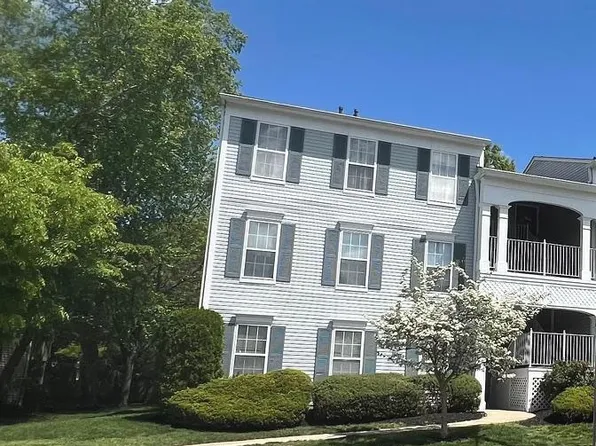 93 Foxglove Dr, Riverside, NJ 08075