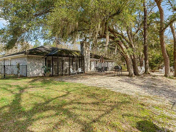 3rd image of 1500 Caines Landing Rd.