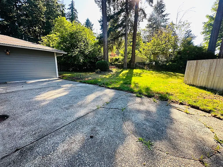12304 Glenwood Ave SW — Photo 25