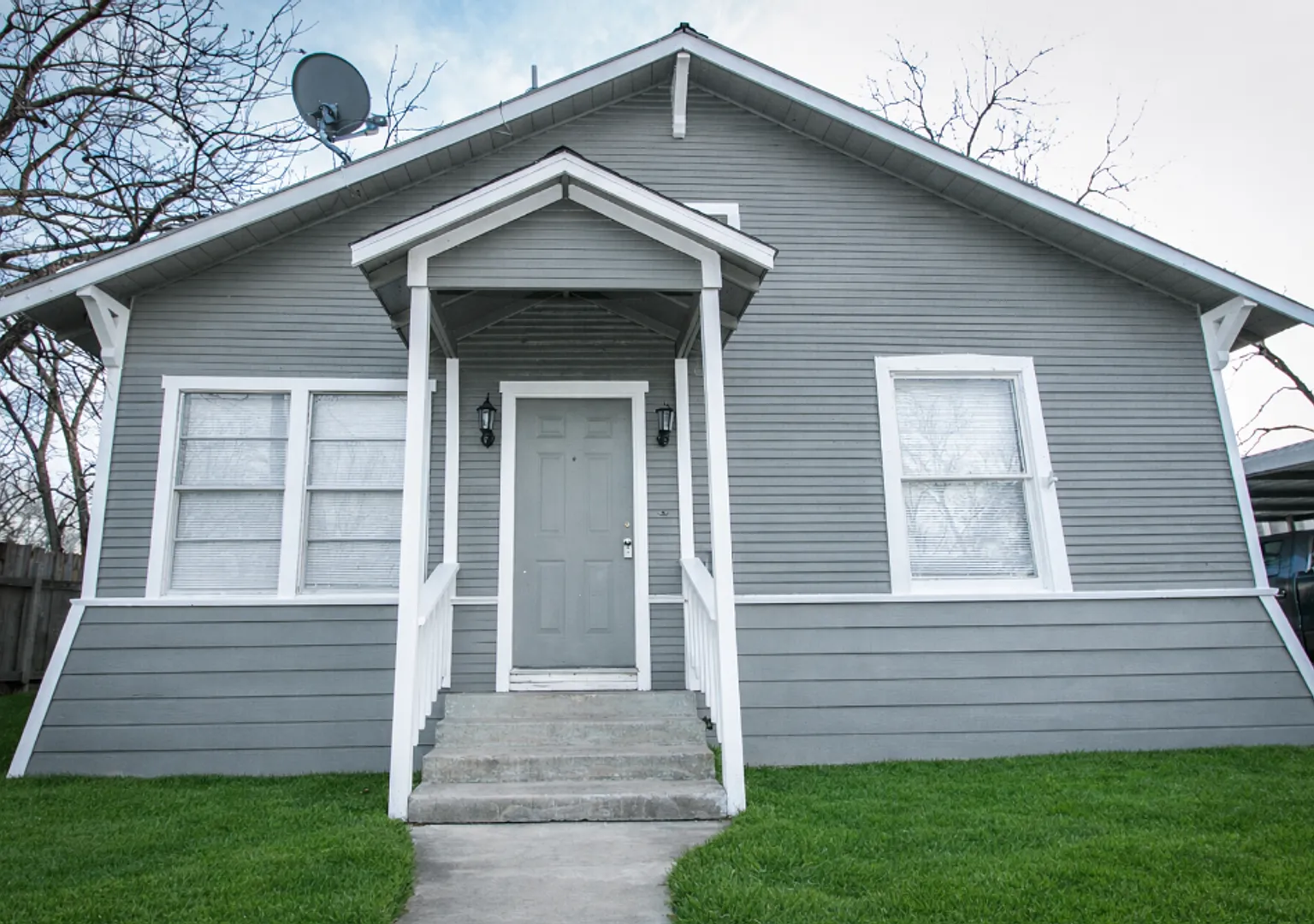 Convenient Home in Close Proximity to Downtown! — Photo 1