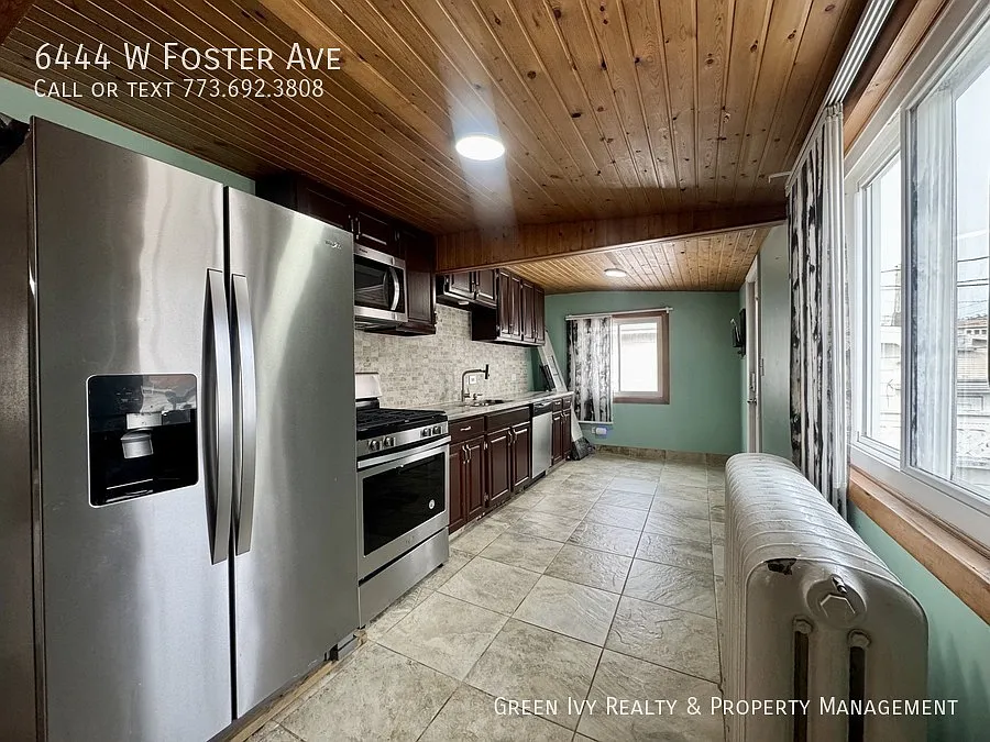 Cozy Single Family Home in Union Ridge-2 Car Garage, Private Backyard! — Photo 2