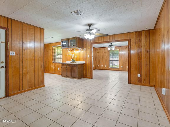 5th image of 102 Medearis Dr