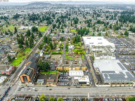 3rd image of E Burnside St