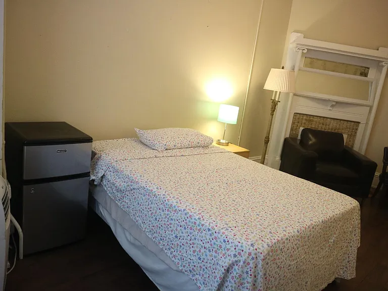 1353 Irving St NW #1 — Photo 11
