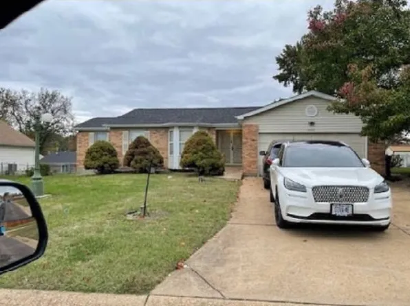 9245 Cozens Ave, Saint Louis, MO 63136