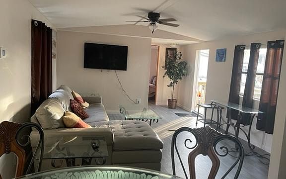 2nd image of 10910 Starwood Dr